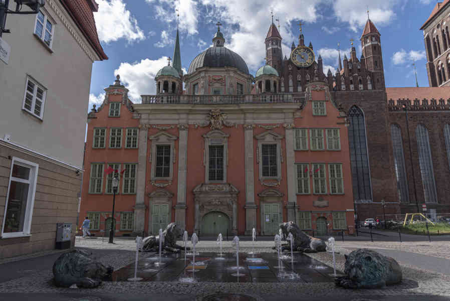 Polonia - Gdansk 069 - Capilla Real.jpg